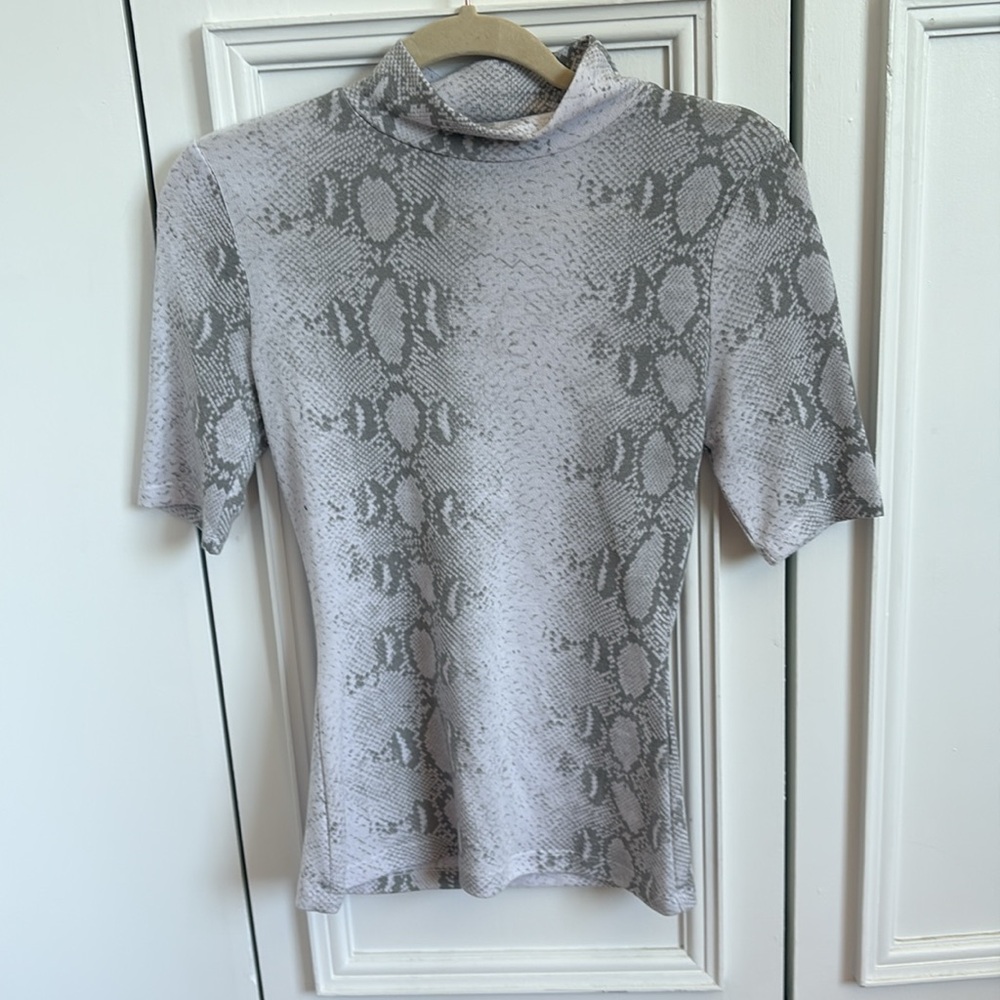 Bohme Cream Graphic Fitted Blouse with Mandarin Collar